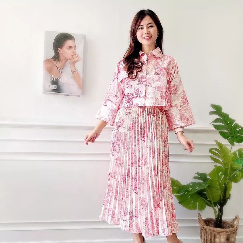 SETELAN WANITA VINTAGE KEMEJA CROP & ROK PLISKET KOREAN STYLE
