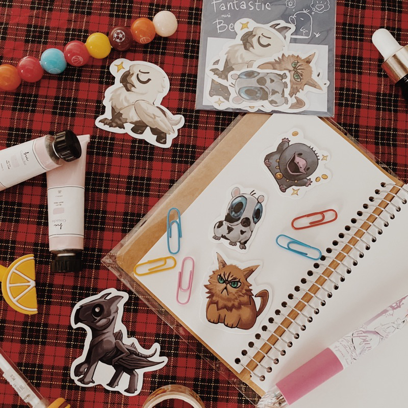 

Fantastic (Mini) Beast: Harry Potter inspired sticker flakes