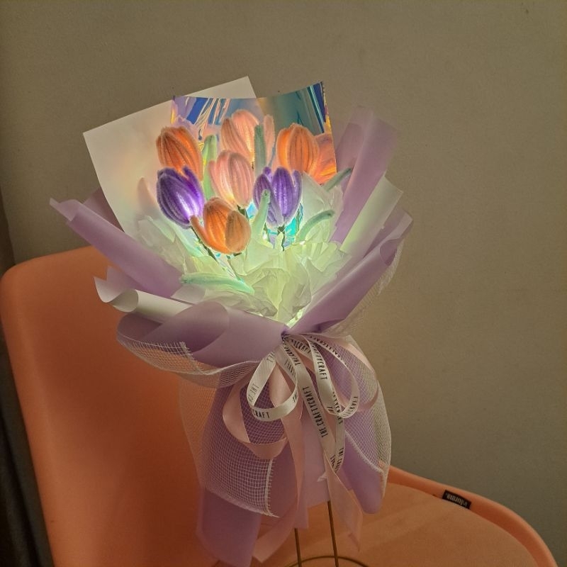 Buket Bunga Tulip Bulu Mercy Viral Buket Pipe Cleaner + Lampu