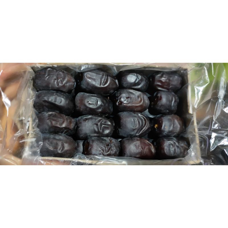 

KURMA IRAN, KURMA MANIS UTUH