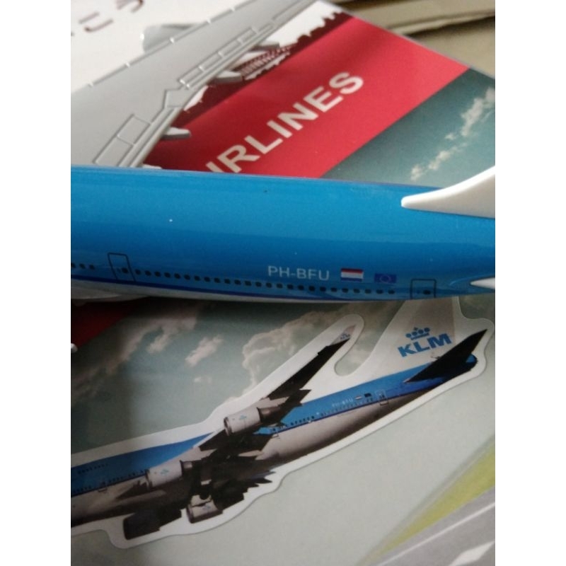 Miniatur Diecase pesawat KLM 20 CM ada roda