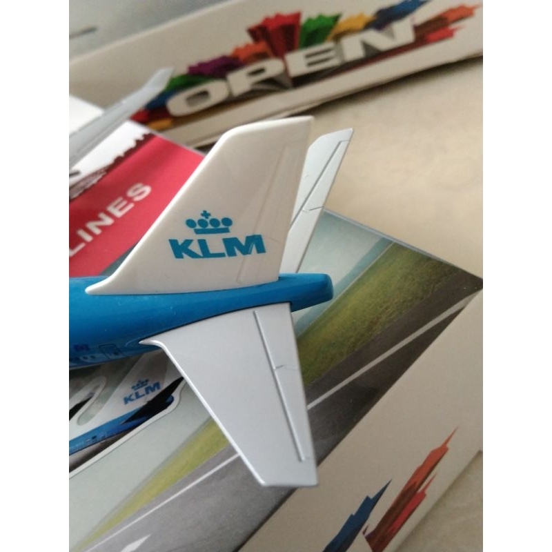 Miniatur Diecase pesawat KLM 20 CM ada roda