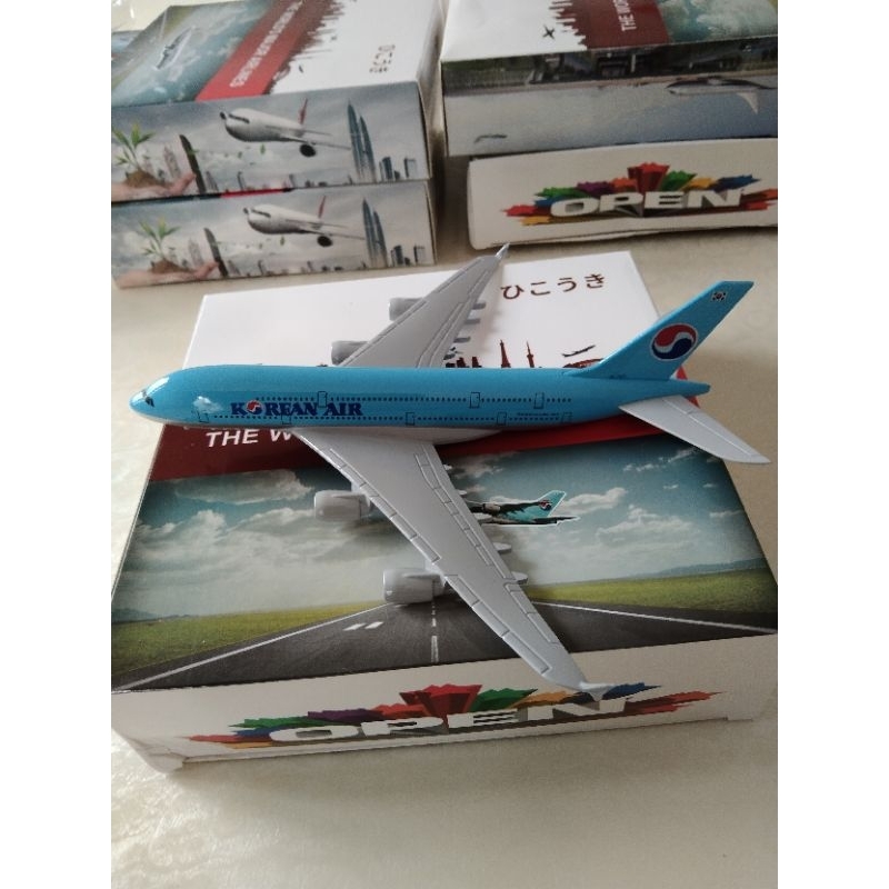 Miniatur Diecase pesawat Korea Air Panjang 20 cm ada roda