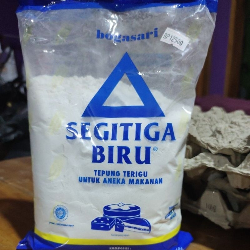 

tepung segitiga biru