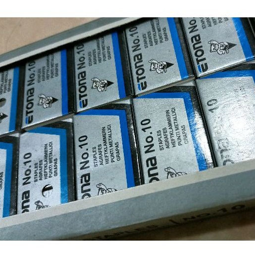 

Staples Etona no.10 isi 100pc( kecil) & Staples Skyco Steel-03 isi 50pc (besar)