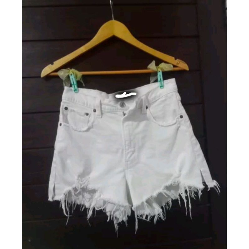 Abercrombie preloved ripped hotpants HW 1539. second branded celana pendek ripped jeans.