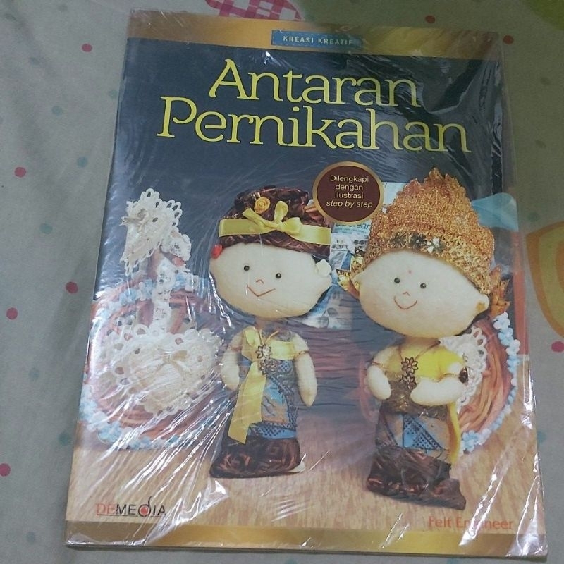 

Antaran Pernikahan (buku kerajinan tangan)