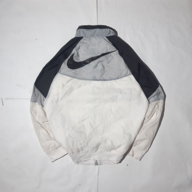 Vintage Windbreaker Jacket / Jaket Nike Nsw Windrunner Big Swoosh Twotone Colorblock Hooded