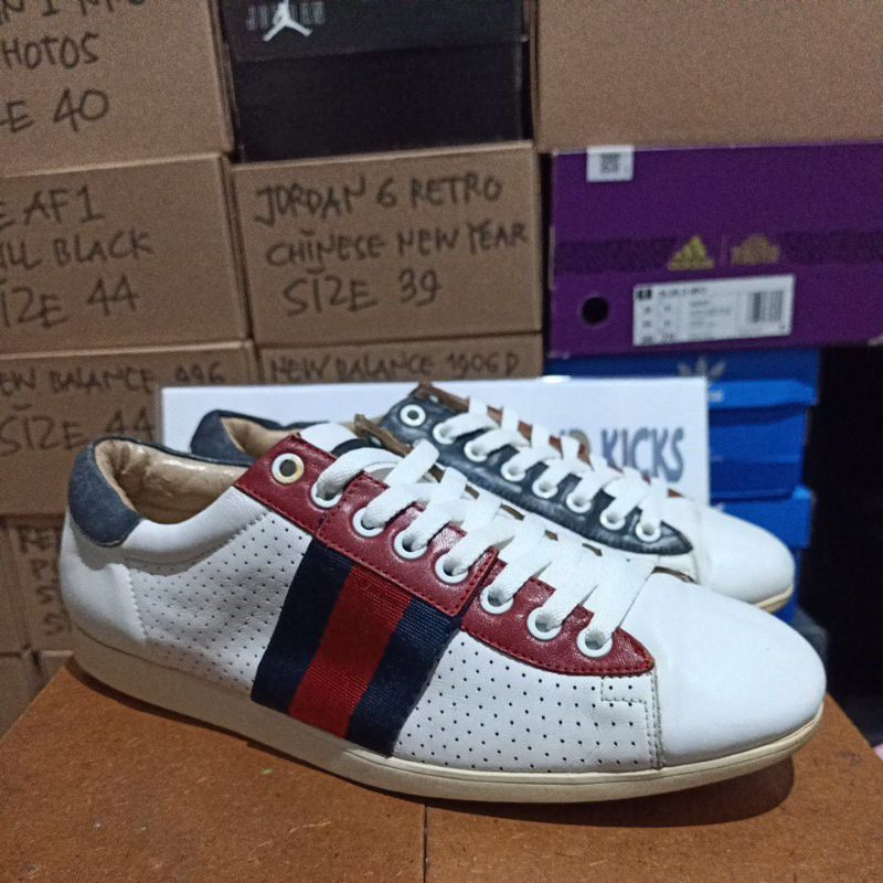 Sepatu Sneakers Gucci Vintage Second - Size 41