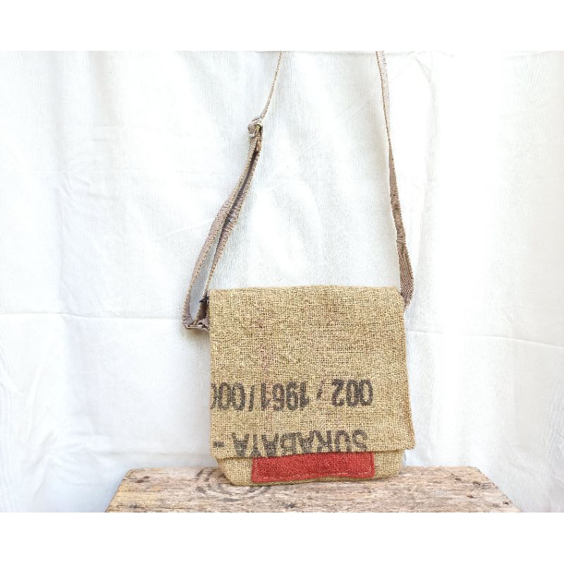 tas slempang goni unisex