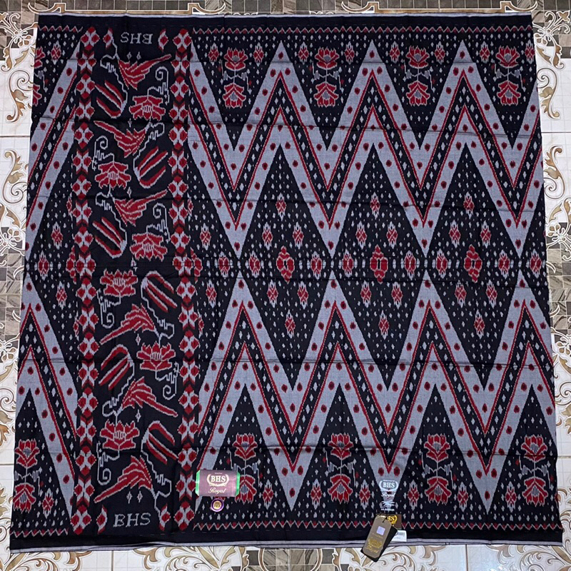 Sarung BHS GOYOR ROYAL PKA GOLD HITAM PUTIH