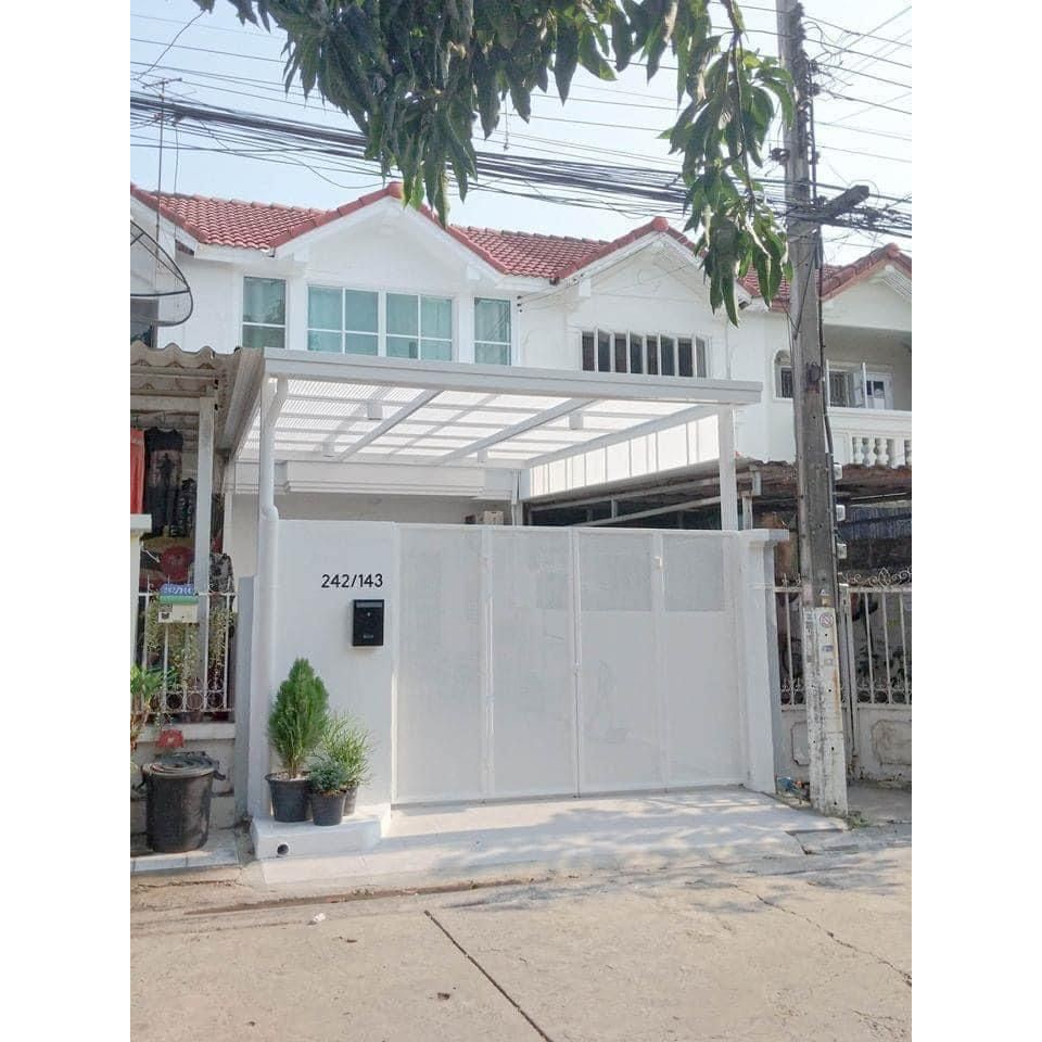 Pagar minimalis dan kanopi kaca