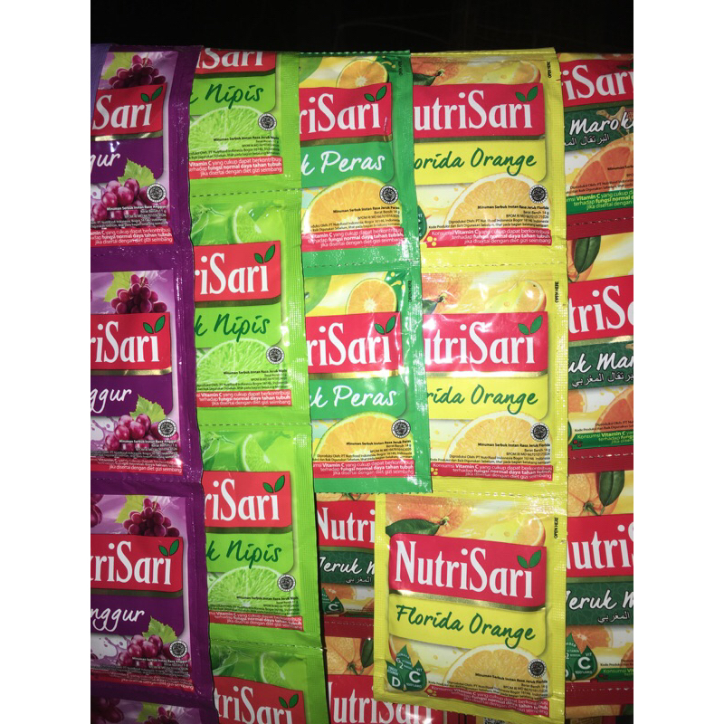 

NUTRISARI minuman rasa buah 1 renceng isi 10 sachet