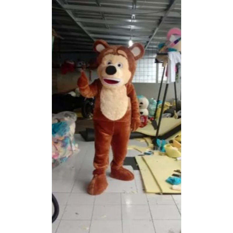 Kostum badut beruang marsha