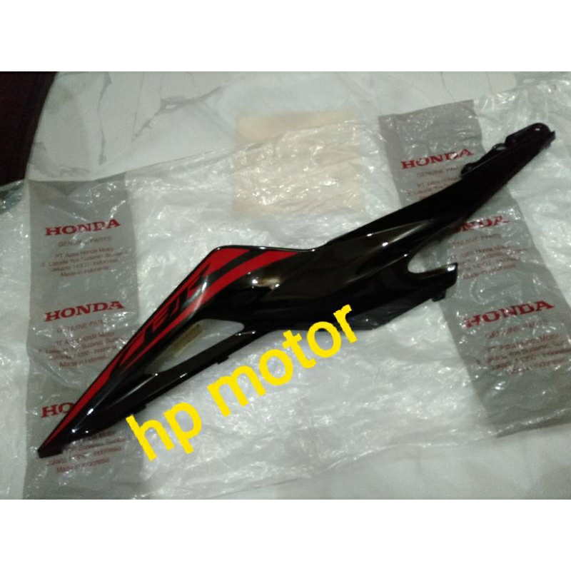 COVER BODY BELAKANG CBR150 CBR150R K45G HITAM MERAH COVER BODY CBR150R K45G HITAM MERAH ORIGINAL