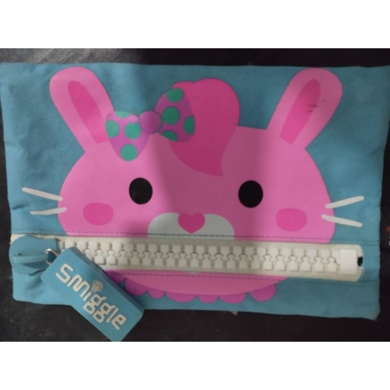 

smiggle kotak pensil