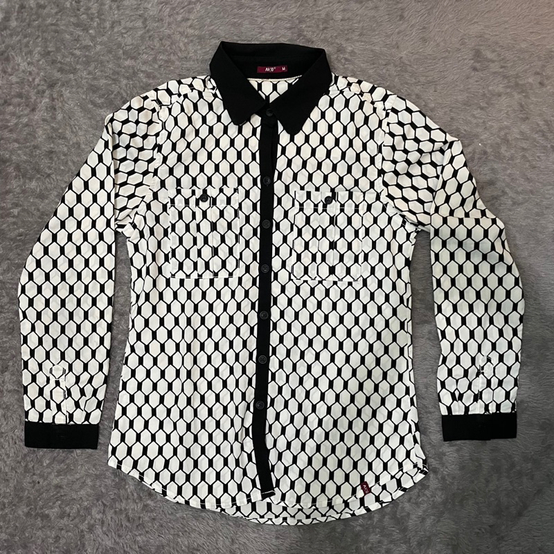 KEMEJA AKO MOTIF DIAGONAL HITAM PUTIH
