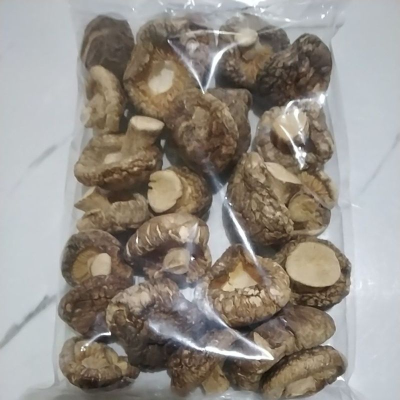 

Repack Jamur Kering Shitake 100g / 100 gram Dry Mushroom Dried Food Bahan Pokok Tambahan Pangan Campuran Masakan Makanan Hidangan Asia Vegetarian Vege Vegan China Ready Stock Pekanbaru Riau Indonesia Gratis Free Bebas Ongkir COD Bayar Ditempat Ojek Gosend