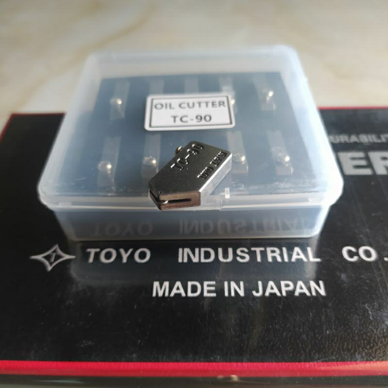 

HJK isi ulang toyo tc 90 tc 30 tc 17 refil mata pisau potong kaca oil glass cutter ,alat potong kaca