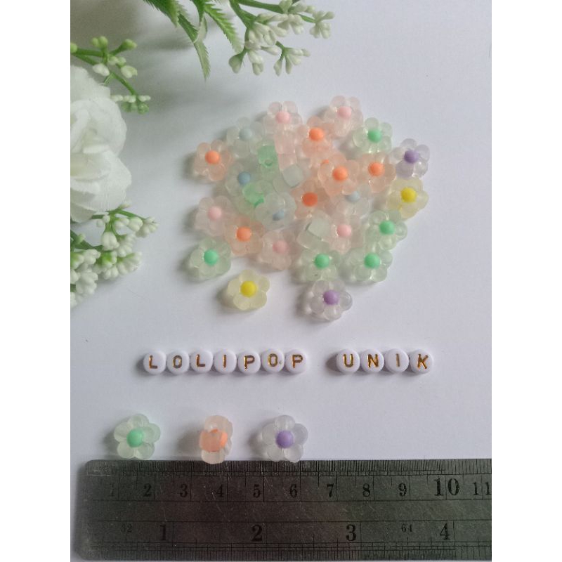 manik Mote bunga akrilik bening