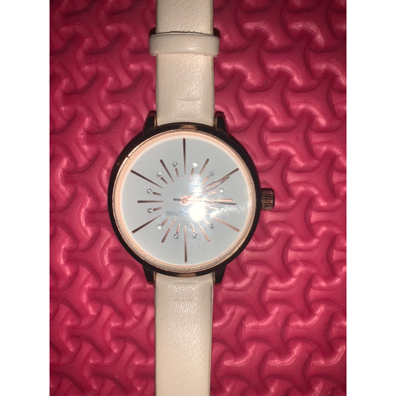 Preloved Jam tangan kulit wanita sofia carissa fire works warna beige by BERRYBENKA OFFICIAL