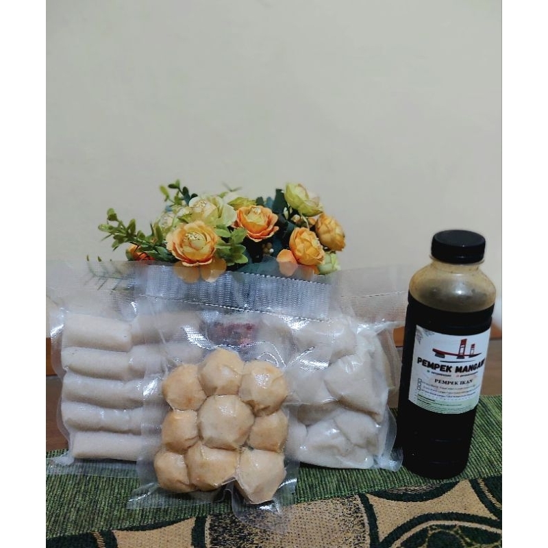 

Pempek Ikan Tenggiri isi 30 pcs cuko kental pedas 330 ml