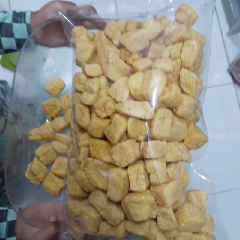 

KERUPUK RAMBAK TAHU DADU GURIH 250GRAM SNACK KILOAN