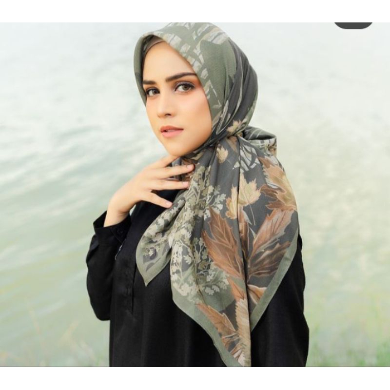 Deenay signature with folia army