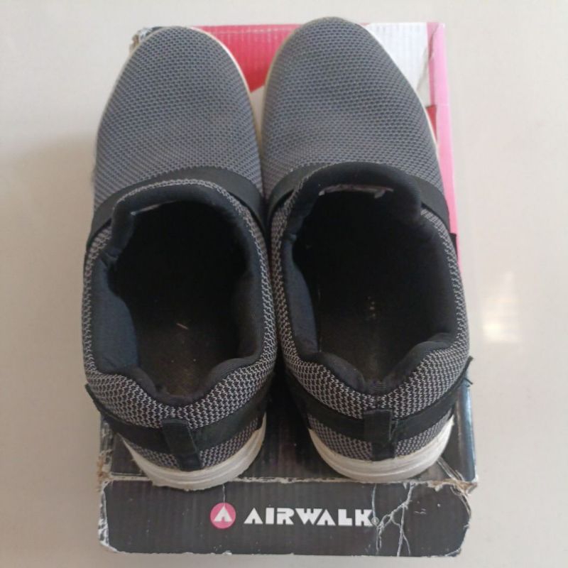 sepatu sekolah anak laki-laki/perempuan Airwalk ORI sport station preloved sz 36
