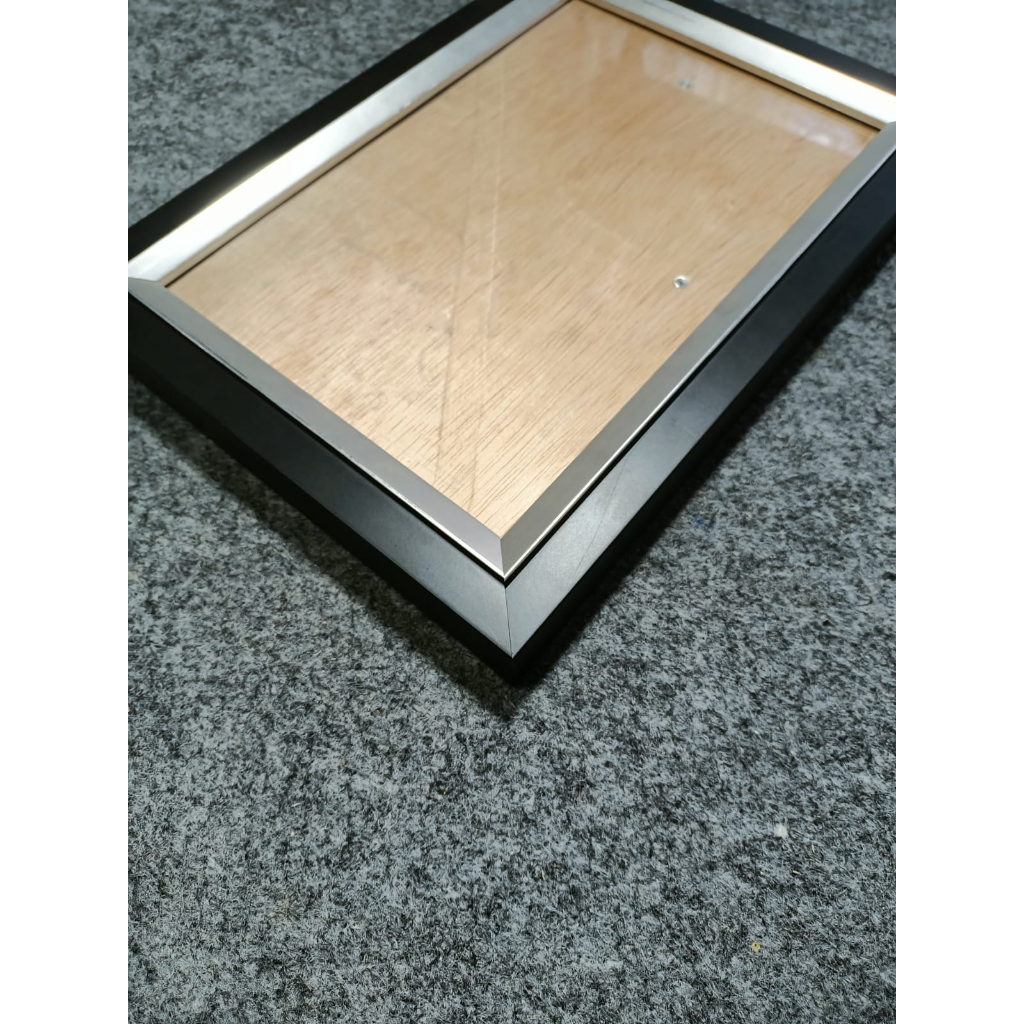 Bingkai Foto / Pigura Kayu Hitam Profil Sertifikat (20x30cm)