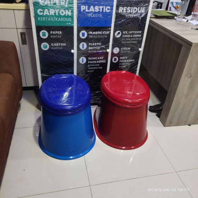 Kloset duduk portable / Kursi closet jongkok / pispot