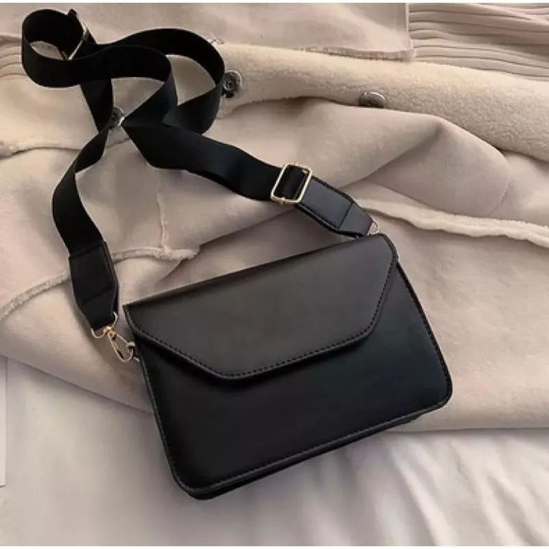Tas Selempang Wanita, Tas Tali selempang wanita, tas murah Sulawesi, tas import, Makassar, Sulawesi 