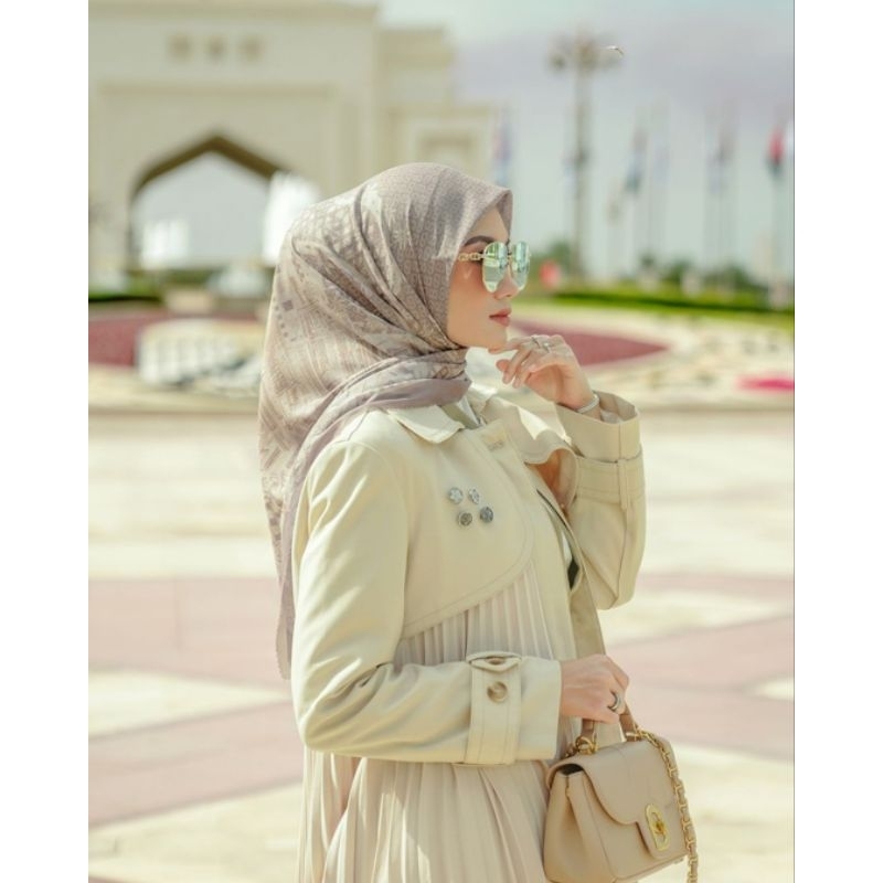 Preloved Buttonscarves x diandra gautama