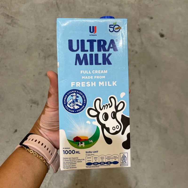 

Ultra Milk UltraJaya Susu Full Cream Made From Fresh Milk 1 Liter