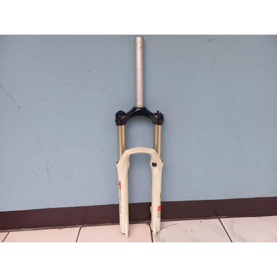 Fork RST Titan Air Ring 26 T120