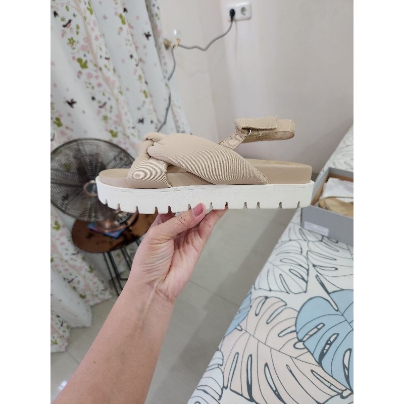 Charles & Keith sandal