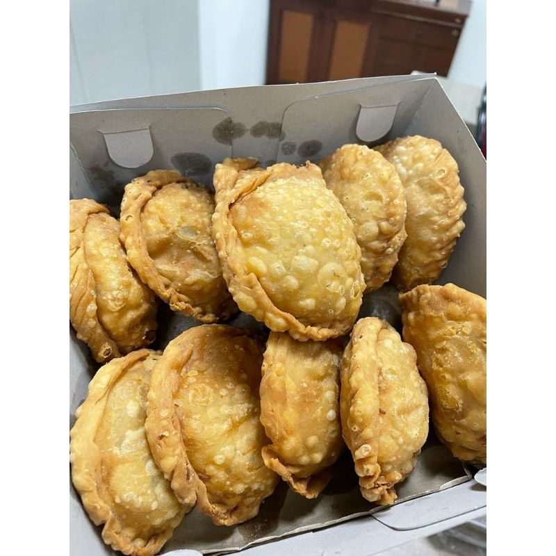 

Pastel Goreng isi 10pcs