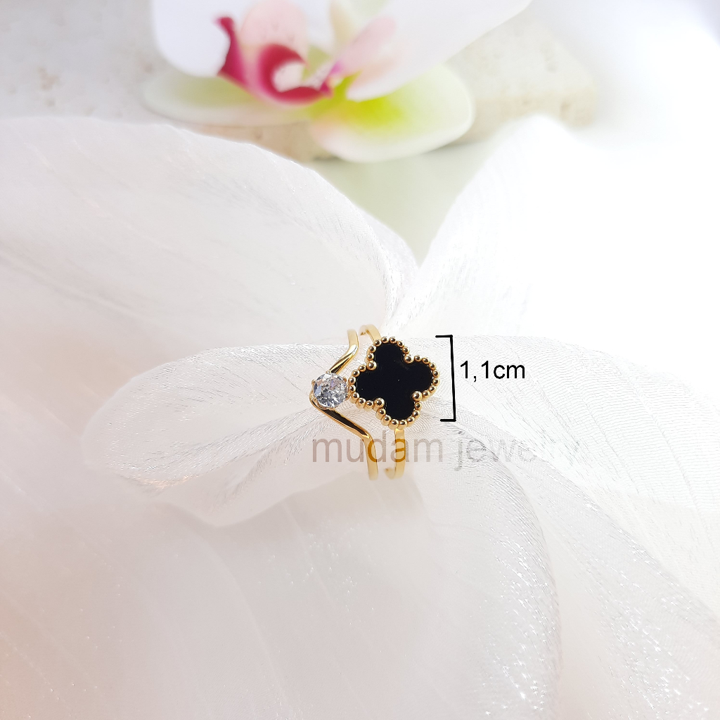 Cincin Model Daun Semanggi Bergerigi Dengan Diamonds Artifiasil