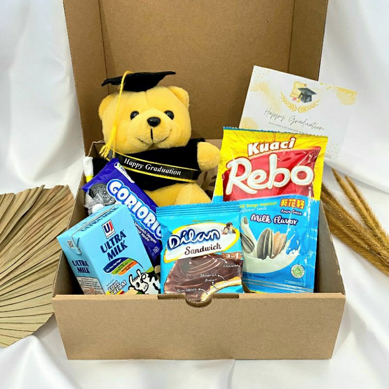 

Kado Hadiah Hampers Gift Box Wisuda Snack Cewek Cowok