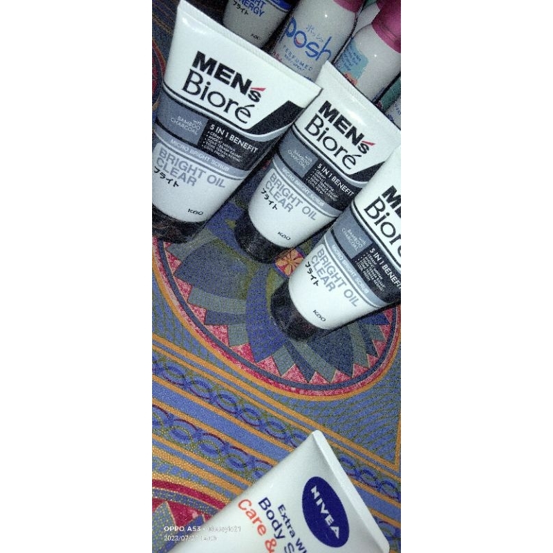 MENS BIORE.  BRIGHT OIL CLEAR. KAO