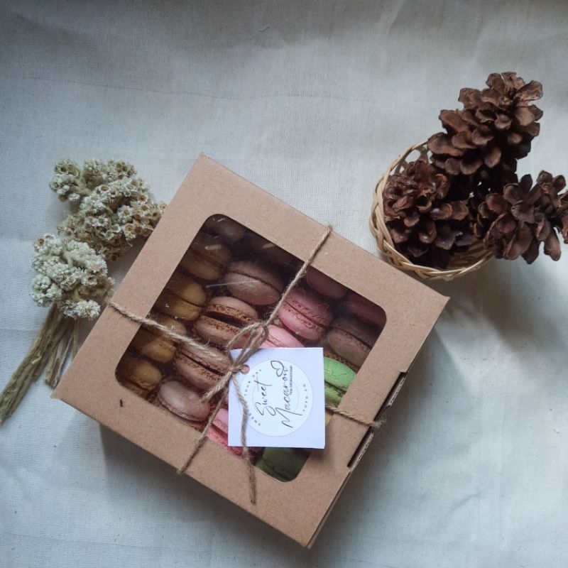 

SPECIAL MACARON KACANG TANAH BOX ISI 20 pcs
