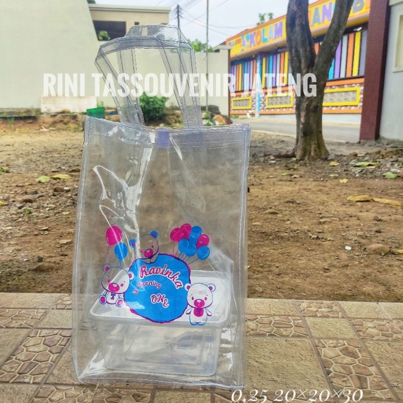 

Tas Mika 0,2 Sablon 2 Warna