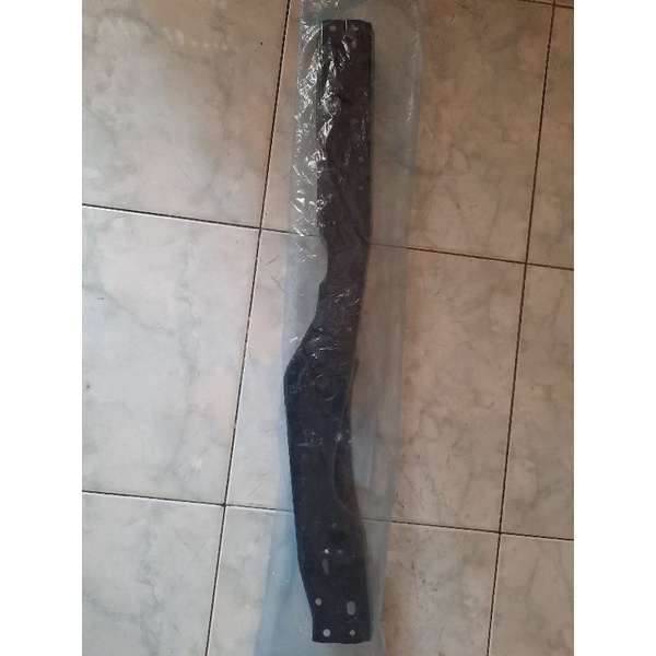 support radiator / bullhead radiator atas calya sigra ori