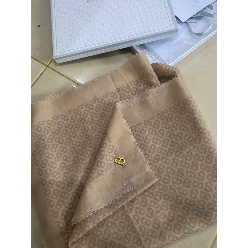 Preloved Buttonscarves Tapis Voal Butter