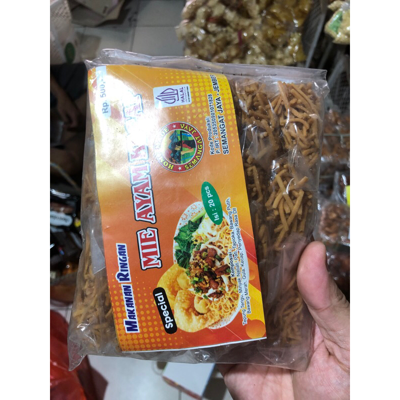

camilan mie ayam kecap 1 pak merk semangat jaya