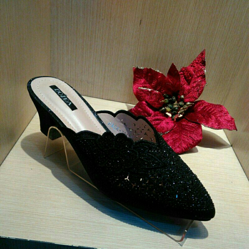 Sandal Wanita Bozka