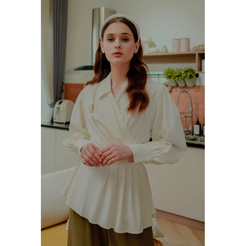 NEW RIANA WRAP TOP WHITE SIZE S BENANG JARUM BUTTONSCARVES