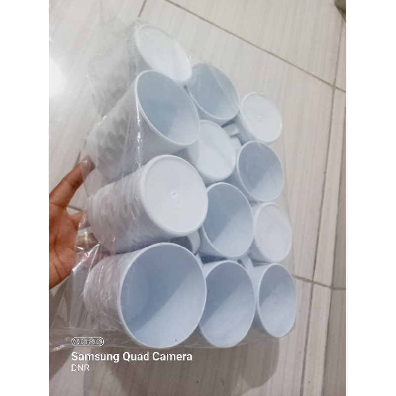 Gelas cangkir mug gagang diamond motif tikar plastik putih susu