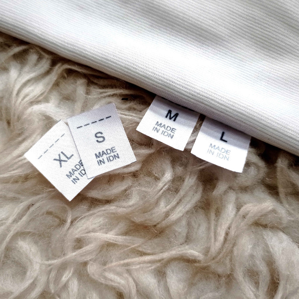

LABEL BAJU 2x2 CM / LABEL SATIN / LABEL SATIN CUSTOM / LABEL KERUDUNG