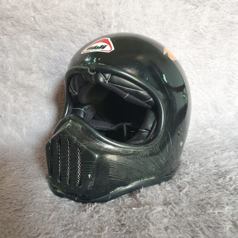helm cakil jadul  segilima merk kiwi